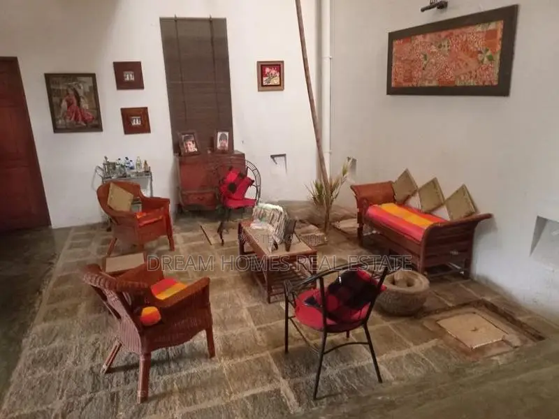 Luxury Two-Storey Family House for Sale – Thalawathugoda