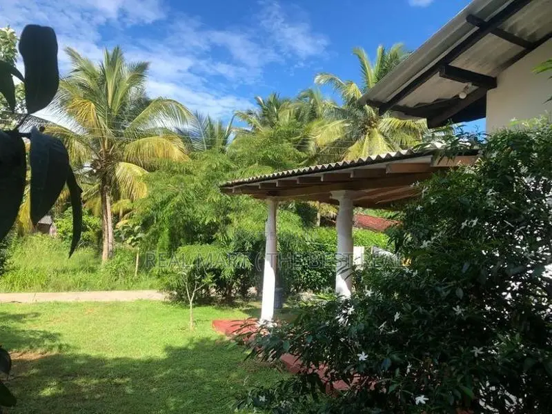 GALEWELA : 4-BR (34P) SPACIOUS HOUSE FOR SALE