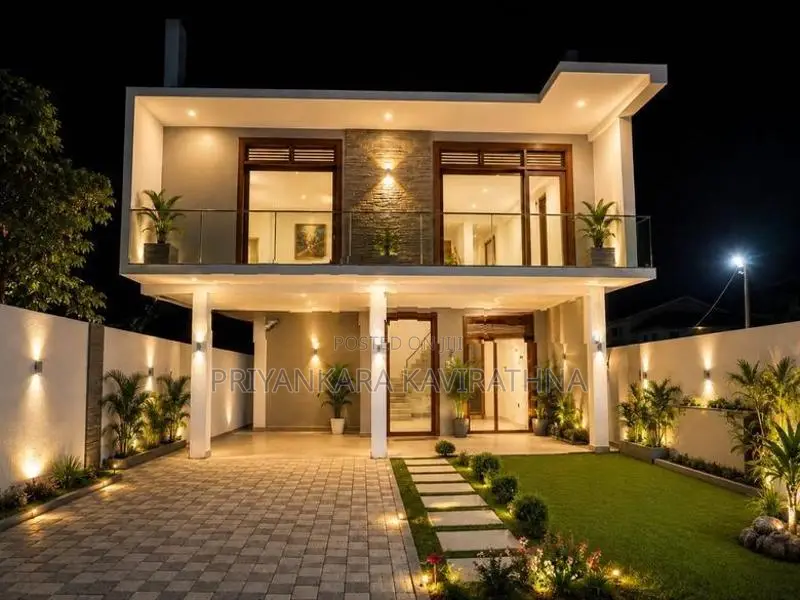 ඉදිවෙමින් පවතින අලුත්ම තෙමහල් නිවස ඉක්මනින් විකිනීමට - කහතුඩුව