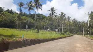 කුරුණෑගල මීගමු පාරෙන් පදිංචියට ඉඩමක්