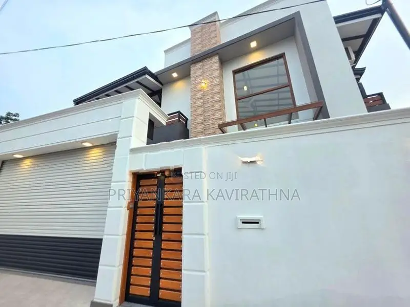 පිලියන්දල ටවුමෙන් සුකෝපබෝගී අලුත්ම දෙමහල් නිවසක් විකිනීමට
