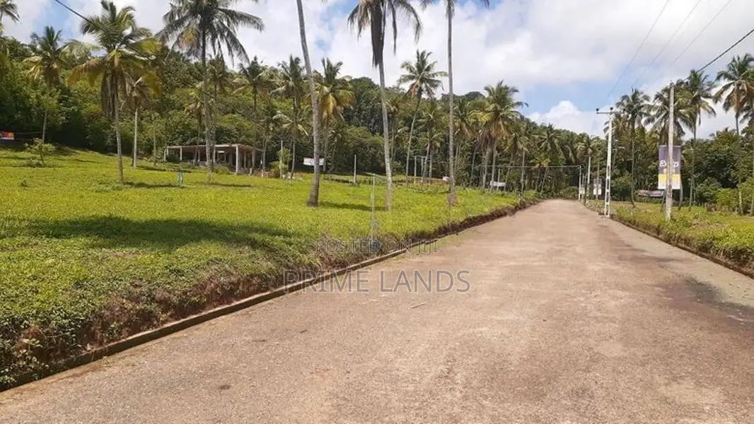 කුරුණෑගල මීගමු පාරෙන් පදිංචියට ඉඩමක්