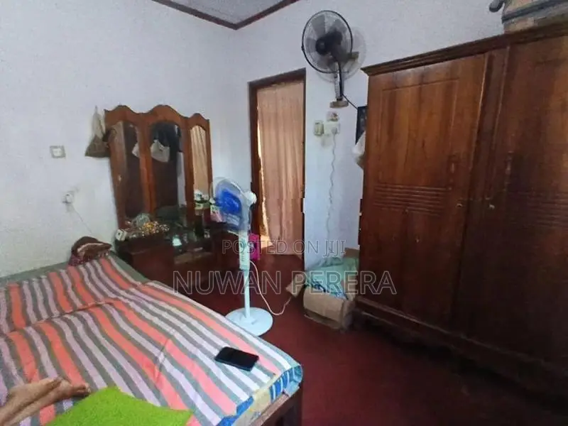 Katubedda Laxapathy house for sale .