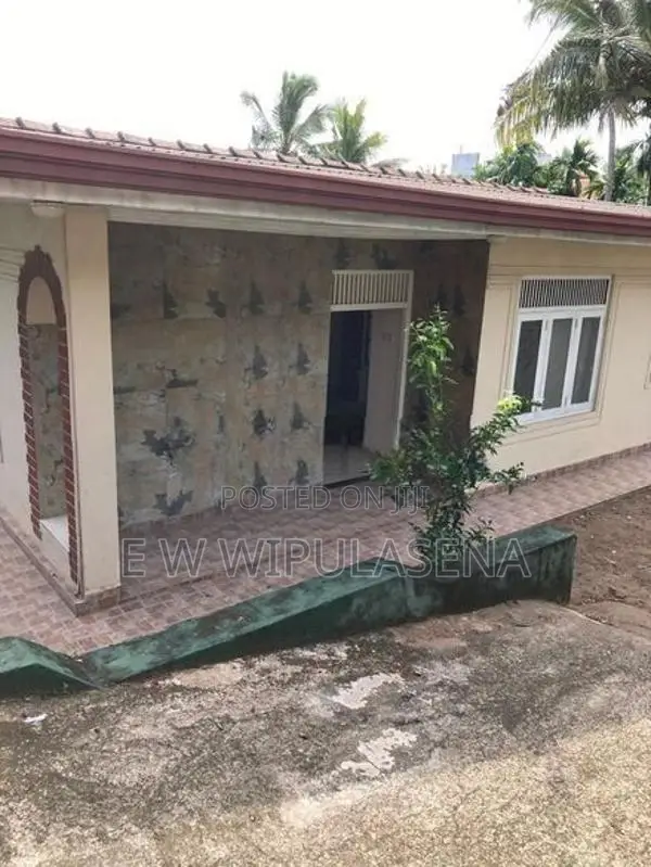 HOUSE for SALE in KOTTAWA Ruwanpura 20 Perch