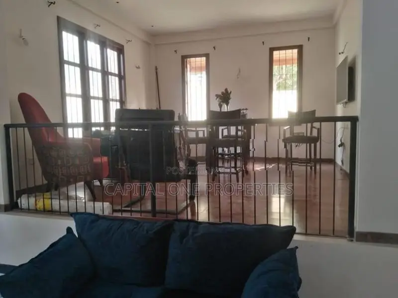 Luxury 2 Storey House For Rent In Akuregoda Battaramulla - 3970U/1