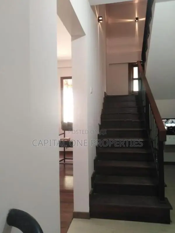 Luxury 2 Storey House For Rent In Akuregoda Battaramulla - 3970U/1
