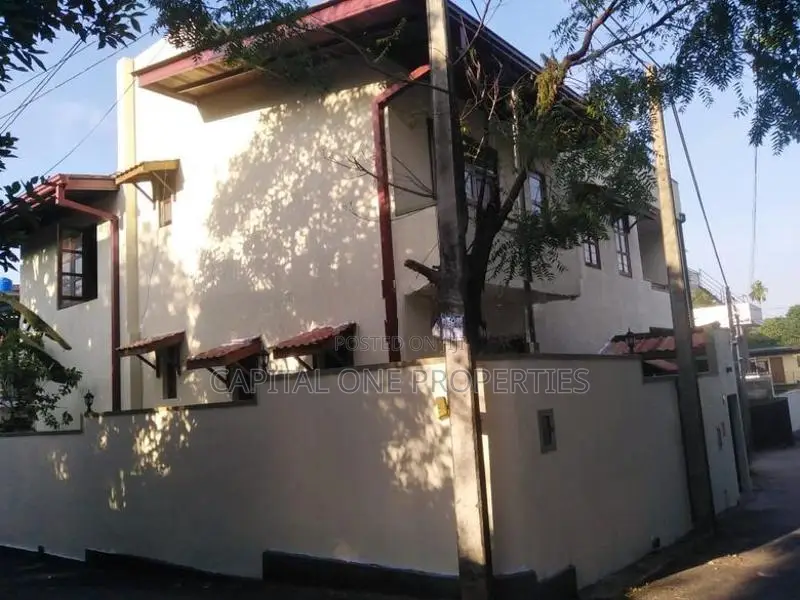 Luxury 2 Storey House For Rent In Akuregoda Battaramulla - 3970U/1