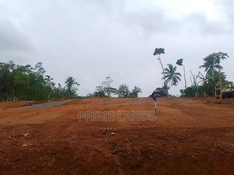 අලුත්වලින් බිම් කොටස් විකිණීමට