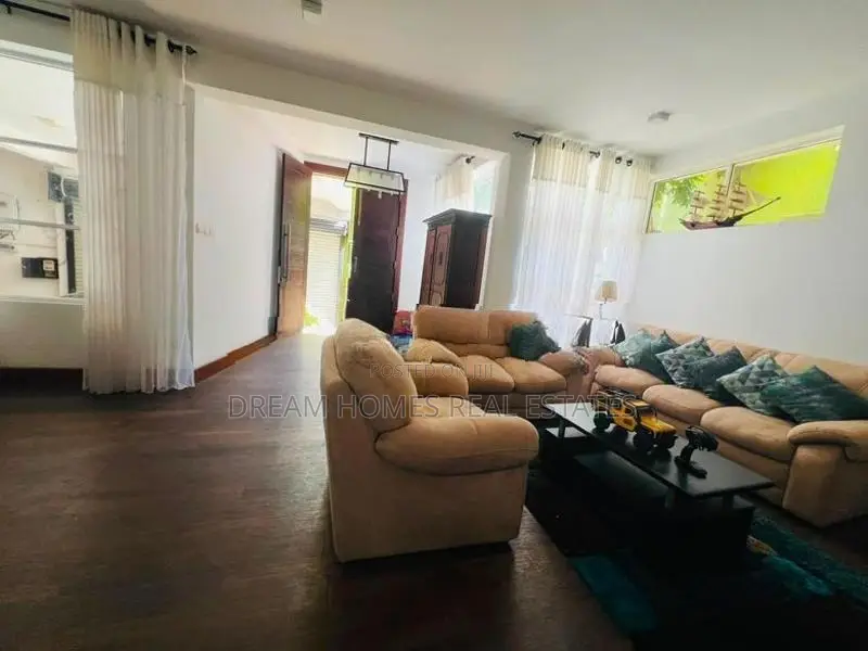 Modern Luxury 5 Bedroom Home for Sale – Kottawa