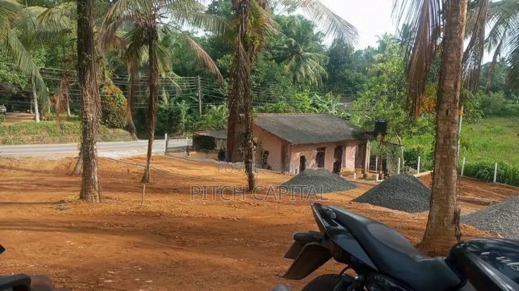 දික්දෙනියෙන් අගනා ඉඩමක්