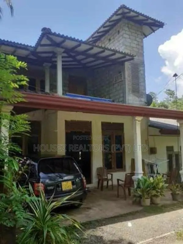 Spacious 4-Bedroom House for Sale – Kamburugamuwa