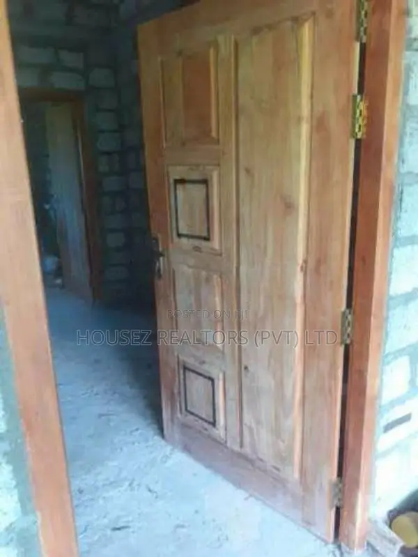 Spacious 4-Bedroom House for Sale – Kamburugamuwa