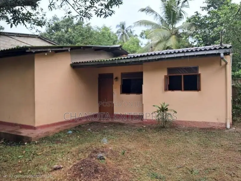 Valuable Land with House for Sale - Koralaima, Gonapola