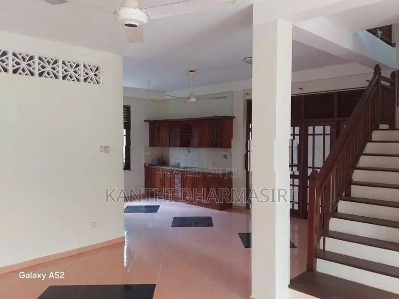 2 Unit Triple Story House for Sale - Nawala Koswattha