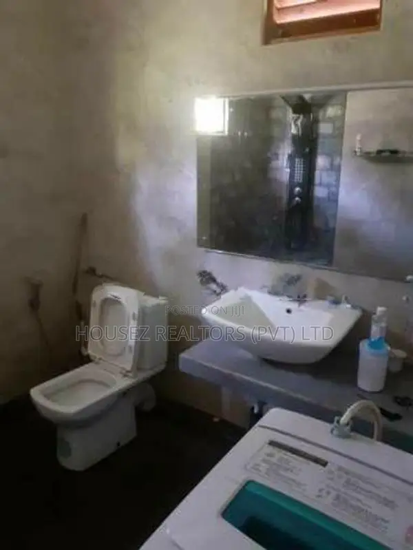Spacious 4-Bedroom House for Sale – Kamburugamuwa