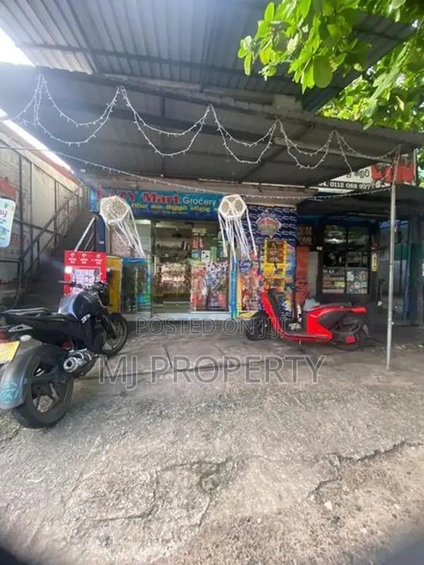 Maharagama Land with House Sale