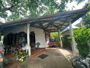 Malabe Land with House Sale