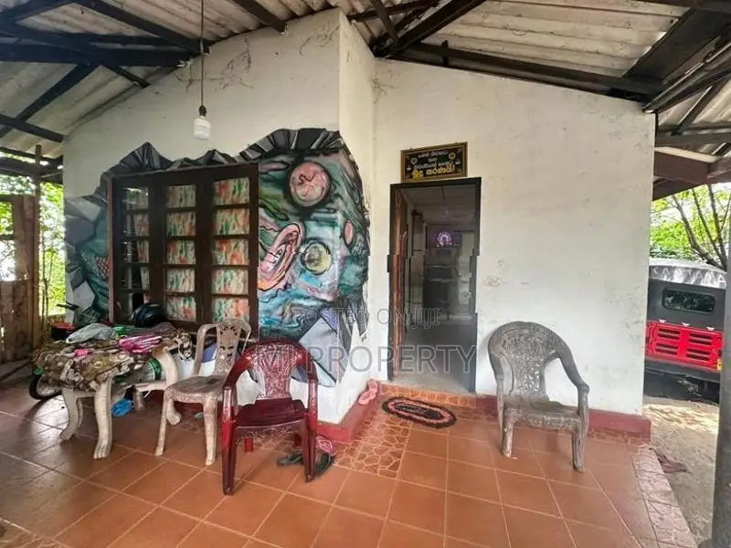 Malabe Land with House Sale