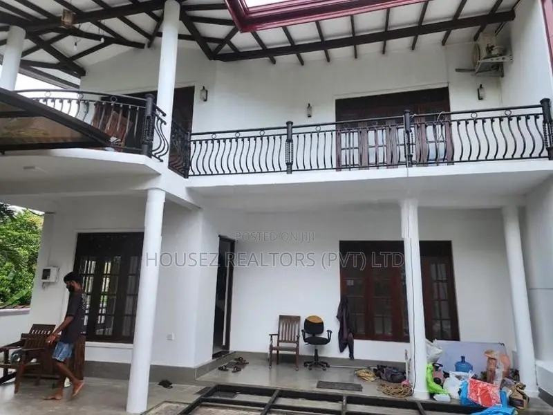 Spacious 6-Bedroom House for Sale – Kelaniya