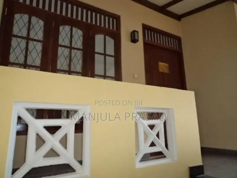 Upstairs House for Rent Pannipitiya