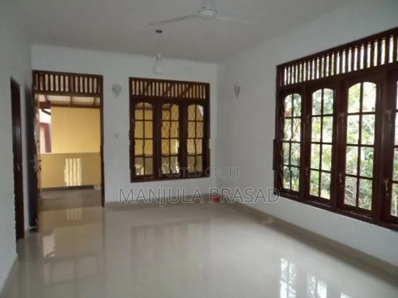 Upstairs House for Rent Pannipitiya