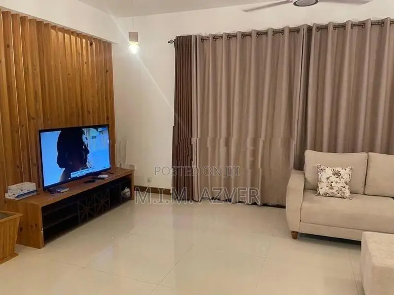 Luxury House for Sale in Kount Lavinia