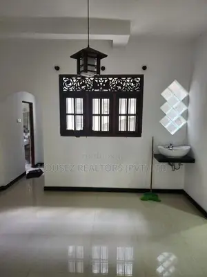 Spacious 6-Bedroom House for Sale – Kelaniya