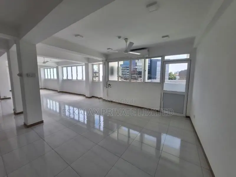 2nd Floor Office Space For Rent in Nawala - EC200