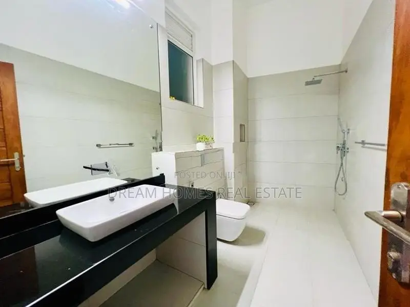 4 Bedroom Family Villa for Sale in Hokandara