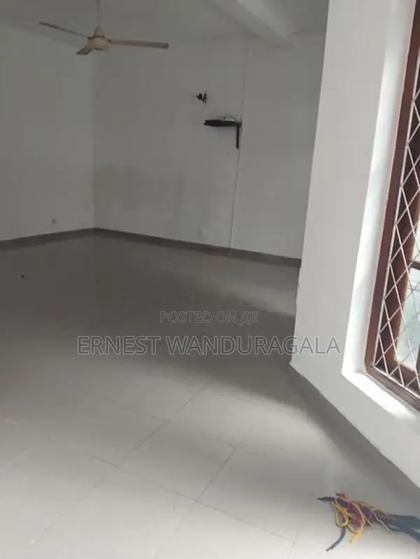 House for Rent in Thalawathugoda ( Hr-504)