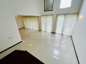 4 Bedroom Family Villa for Sale in Hokandara