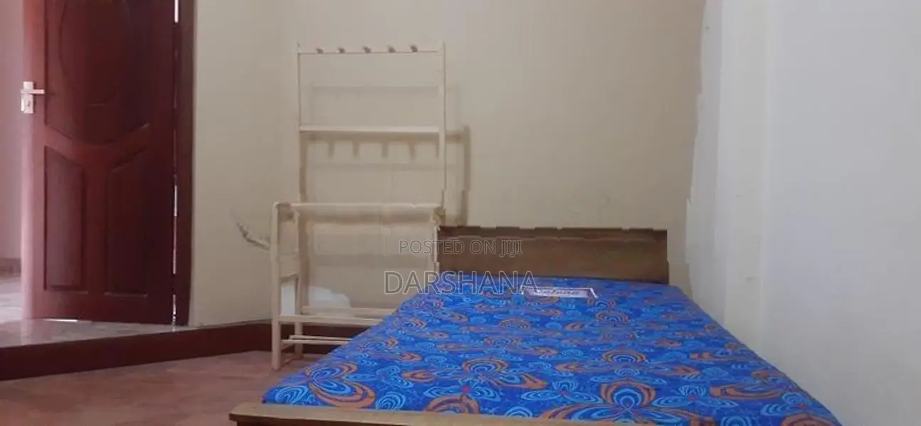 Sharing Room for Boys - Boralegamuwa
