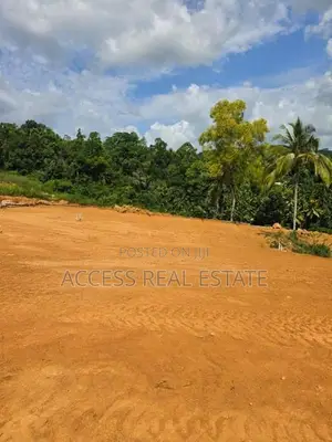 Land in Bataleeya