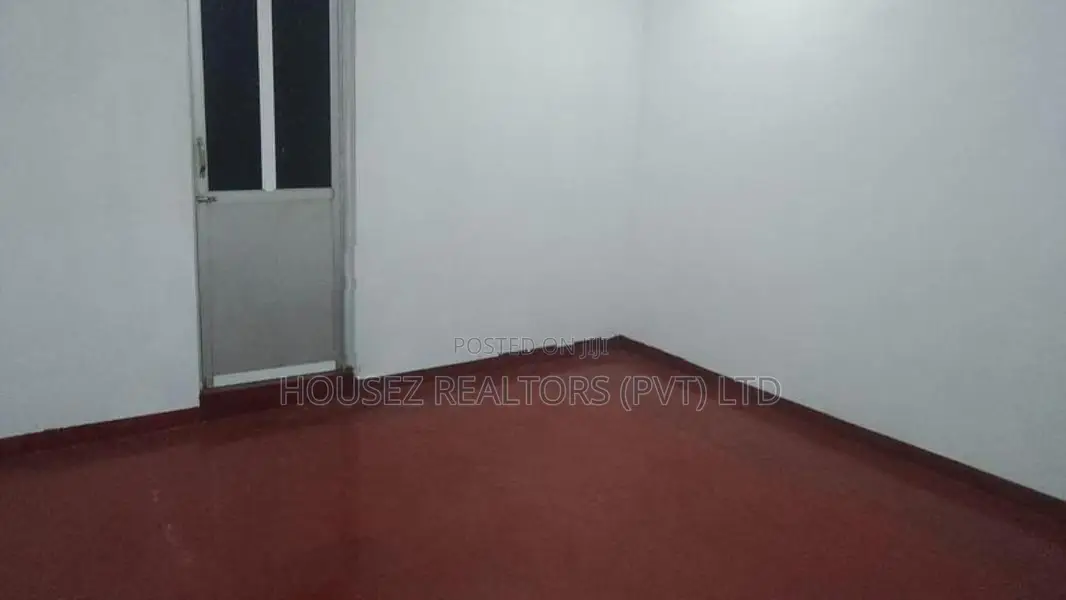 Single-Storey House for Sale in Wellampitiya