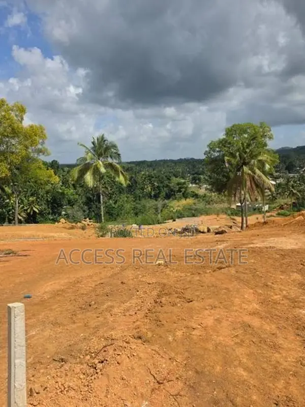 Land in Bataleeya