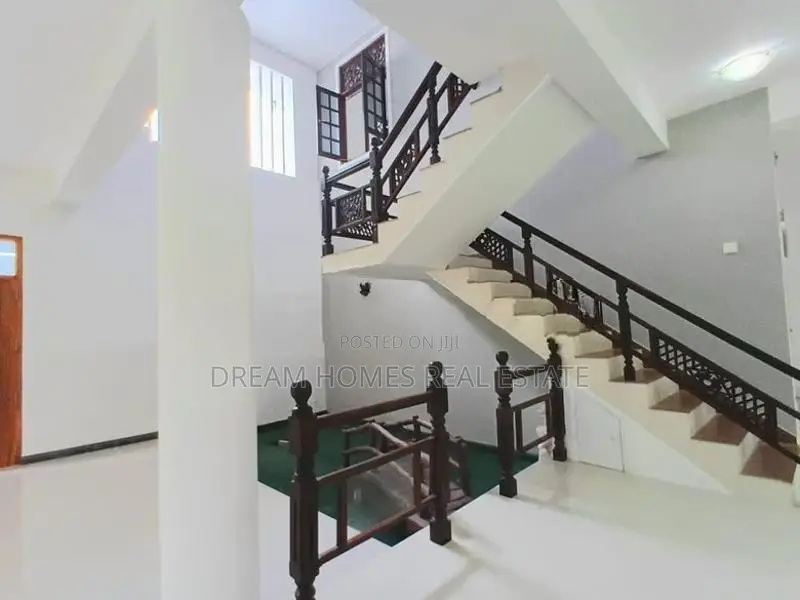 Newly Renovated 5 Bed House - Maharagama