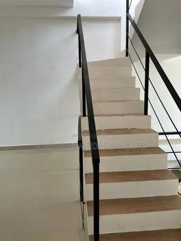 Spacious 4-Bedroom Three-Storey House for Sale – Ekala
