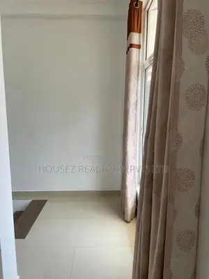 Spacious 4-Bedroom Three-Storey House for Sale – Ekala