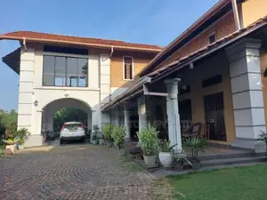 Fully Furnished Upstairs Unit for Rent – Mahara Junction