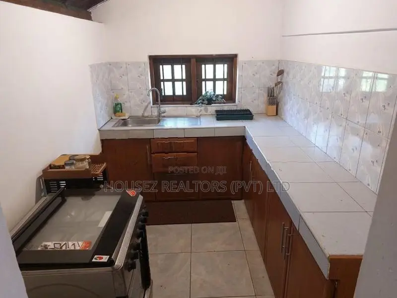 Fully Furnished Upstairs Unit for Rent – Mahara Junction