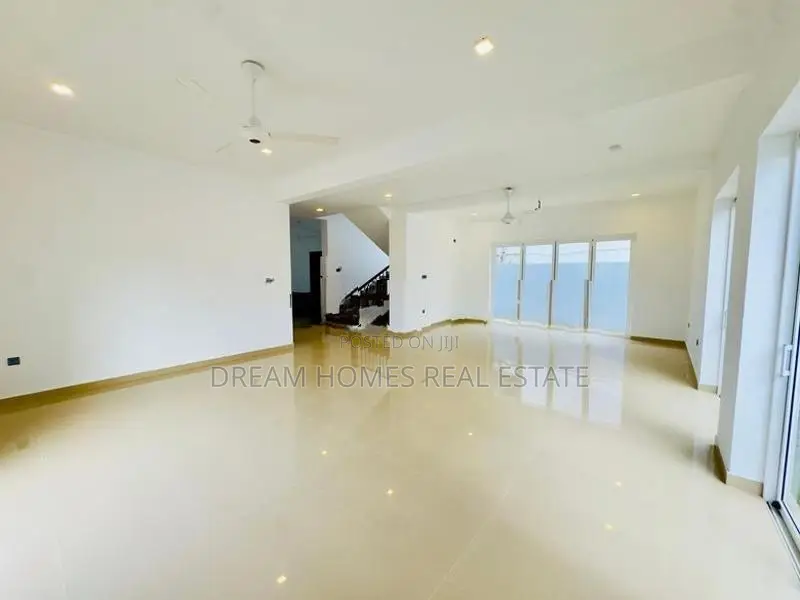 4 Bedroom House with Maid Room and Garden – Dehiwala