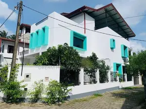Luxury Family Residence with Rooftop / Private Gym