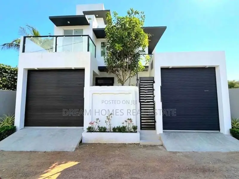 Brand New Luxury Two-Story Home in Piliyandala