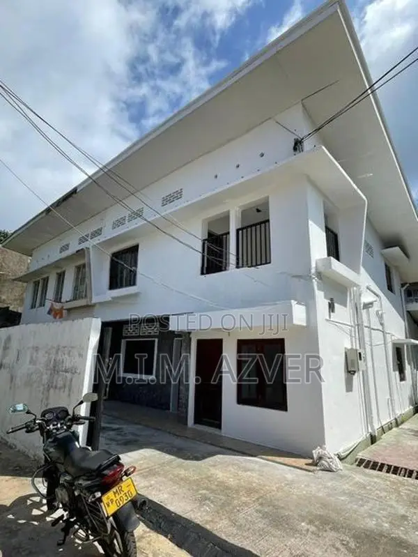 Spacious House for Sale in Rathmalana