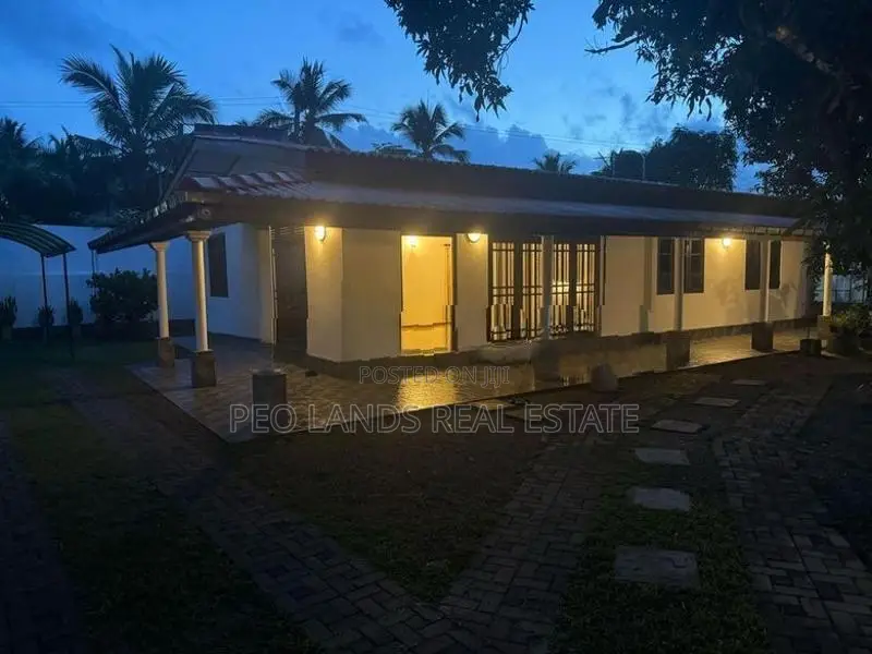 (MH442) Single Storey House for Sale in Athurugiriya