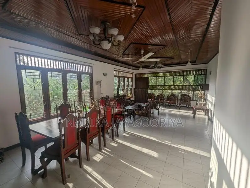 Kadawatha Upstairs House for Rent