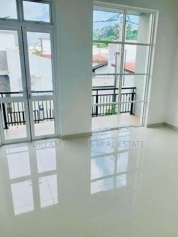 Luxury 2-Storey House for Rent – Prime Urban Art, Kottawa