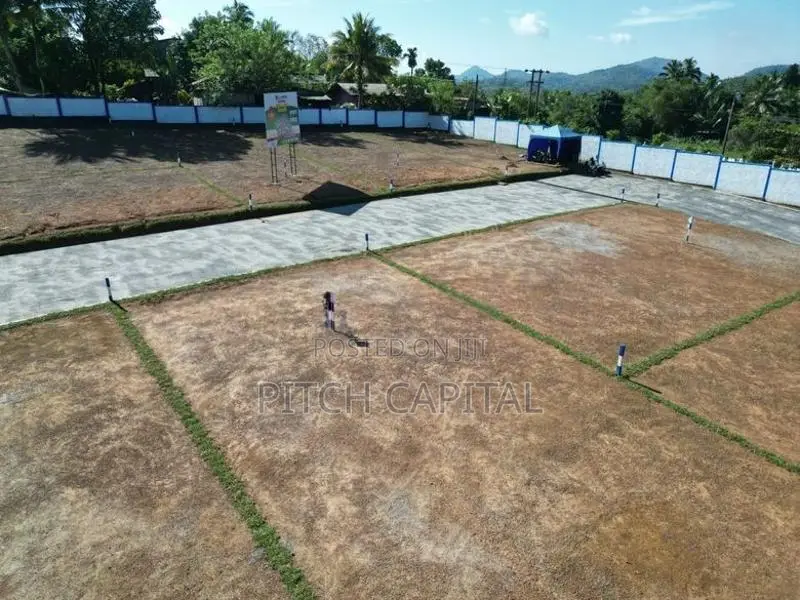 කළුඅග්ගල ප්‍රදේශයෙන් අගනා ඉඩමක්