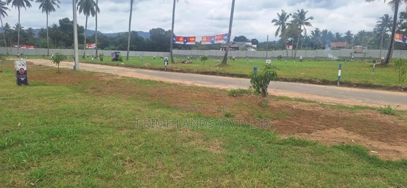 කුරුණෑගල නගරයේ මල්කඩුවාවේන් වටිනා බිම් කොටසක්