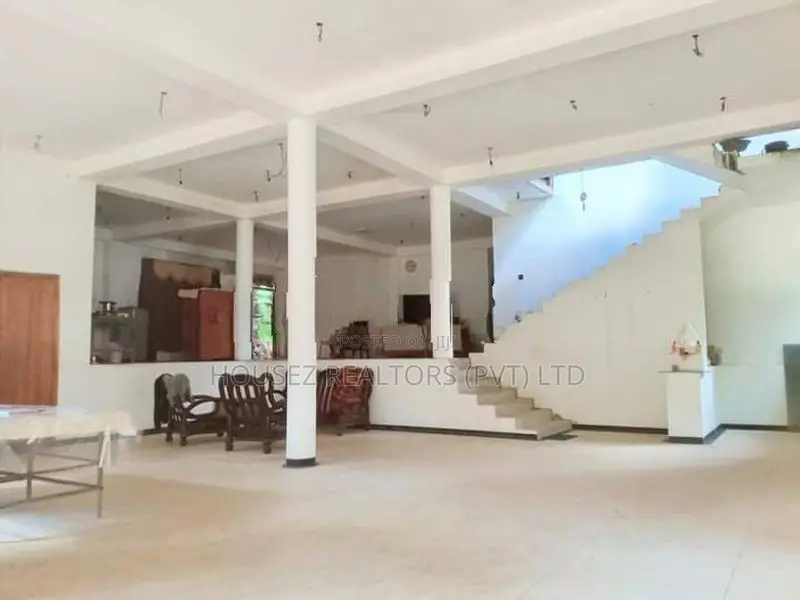 100-Perch Building for Sale in Weligama